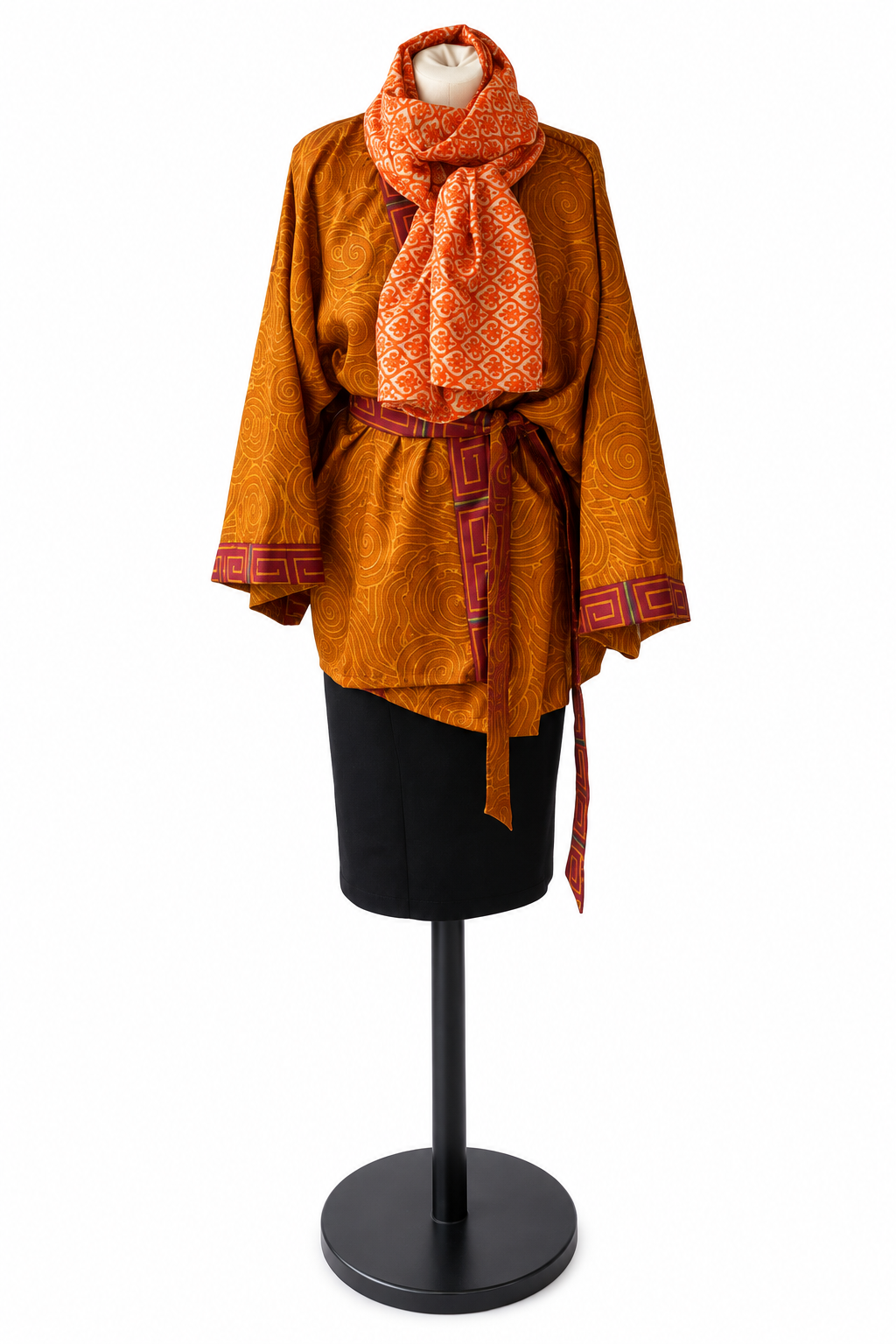 Kimono court en sari recyclé terracotta et bordeaux – Pièce unique