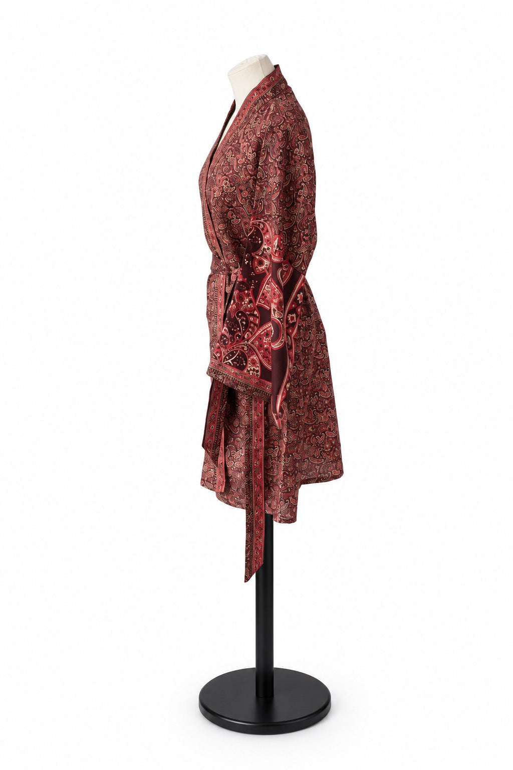Kimono midi en sari indien recyclé bordeaux et terracotta – vue de profil