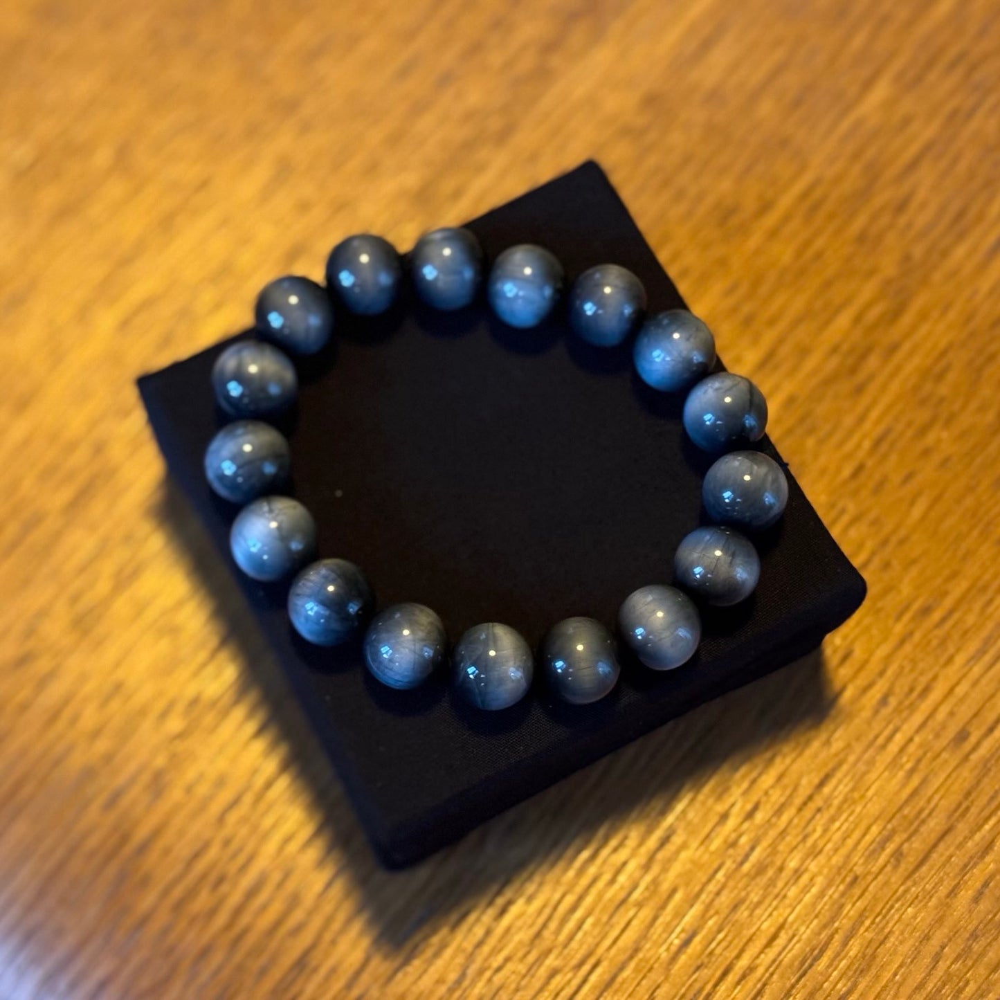 Bracelet pour homme en pierres naturelles de Chrysoberyl- fait à la main/ Disponible sur commande