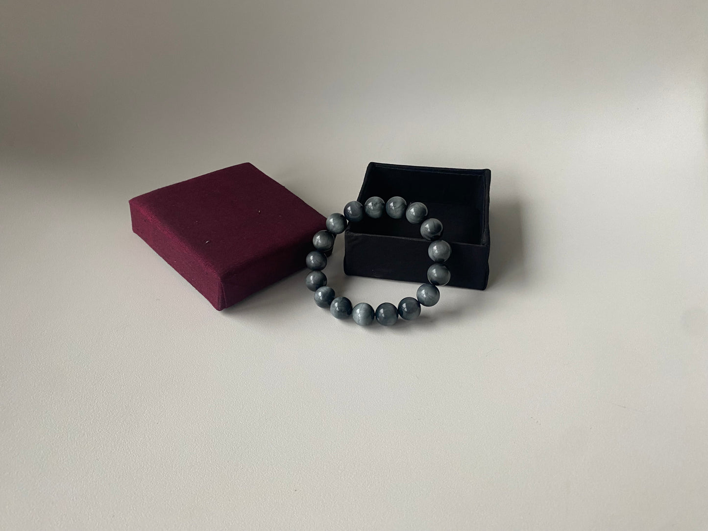 Bracelet pour homme en pierres naturelles de Chrysoberyl- fait à la main/ Disponible sur commande
