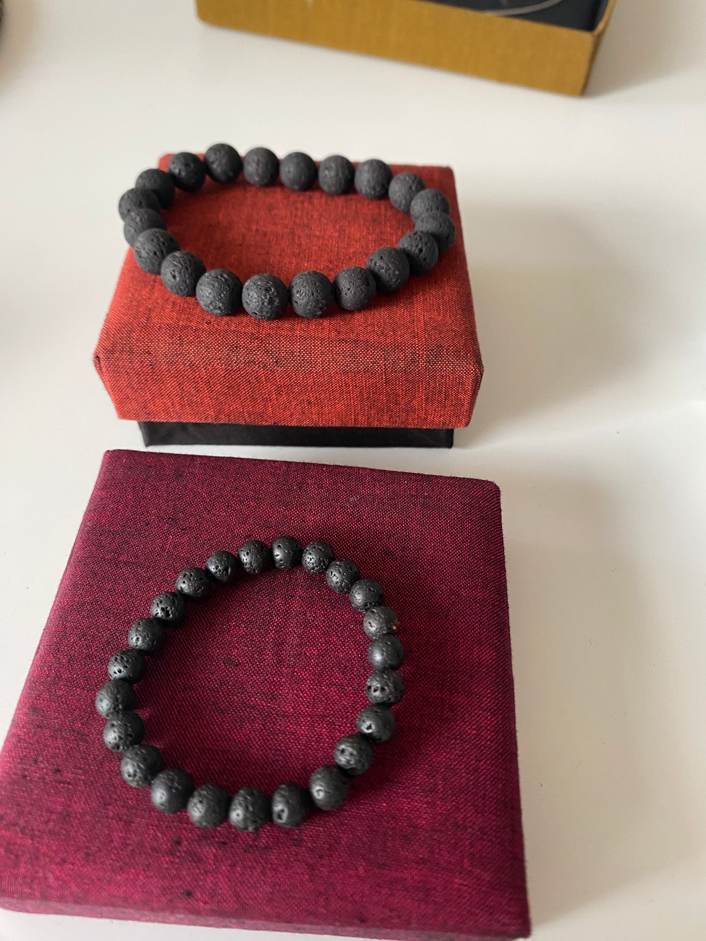 Bracelet pour homme en pierres naturelles de Chrysoberyl- fait à la main/ Disponible sur commande