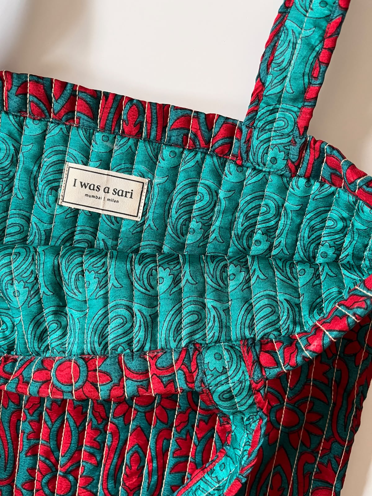 Sac cabas en sari recyclé rouge et turquoise – Pièce unique