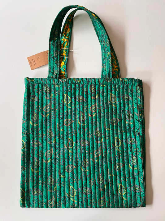 Sac cabas bohème en sari recyclé vert – Pièce unique