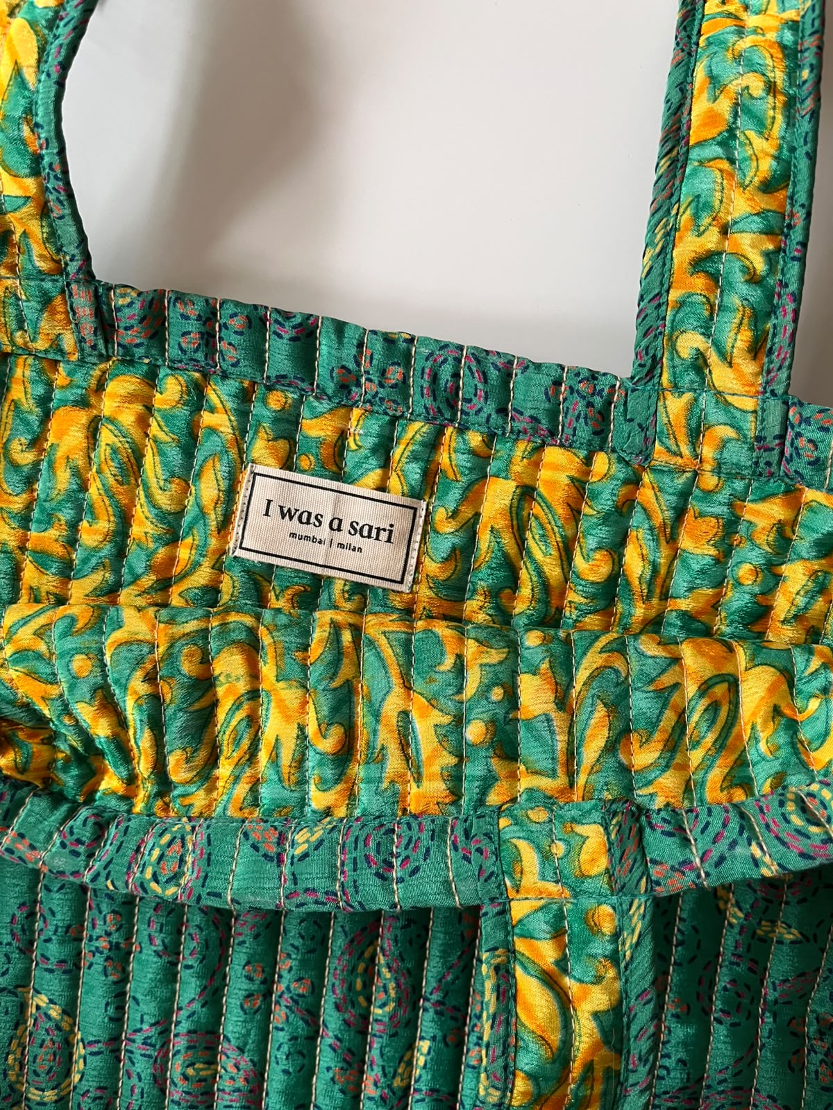 Sac cabas bohème en sari recyclé vert – Pièce unique