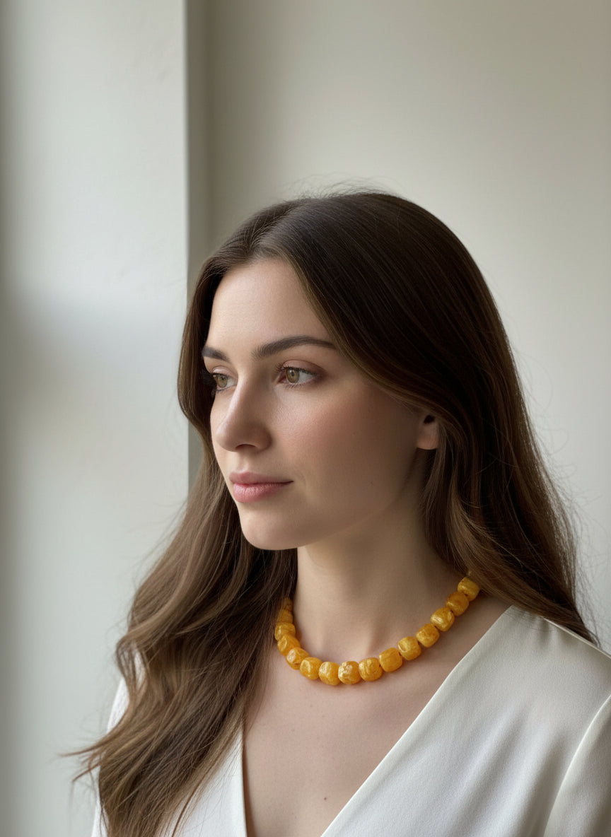 Collier en perles de résine Doré-jaune