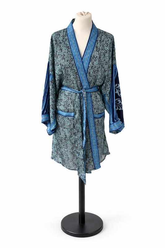 Kimono femme bleu en sari indien recyclé | Claire de Lune