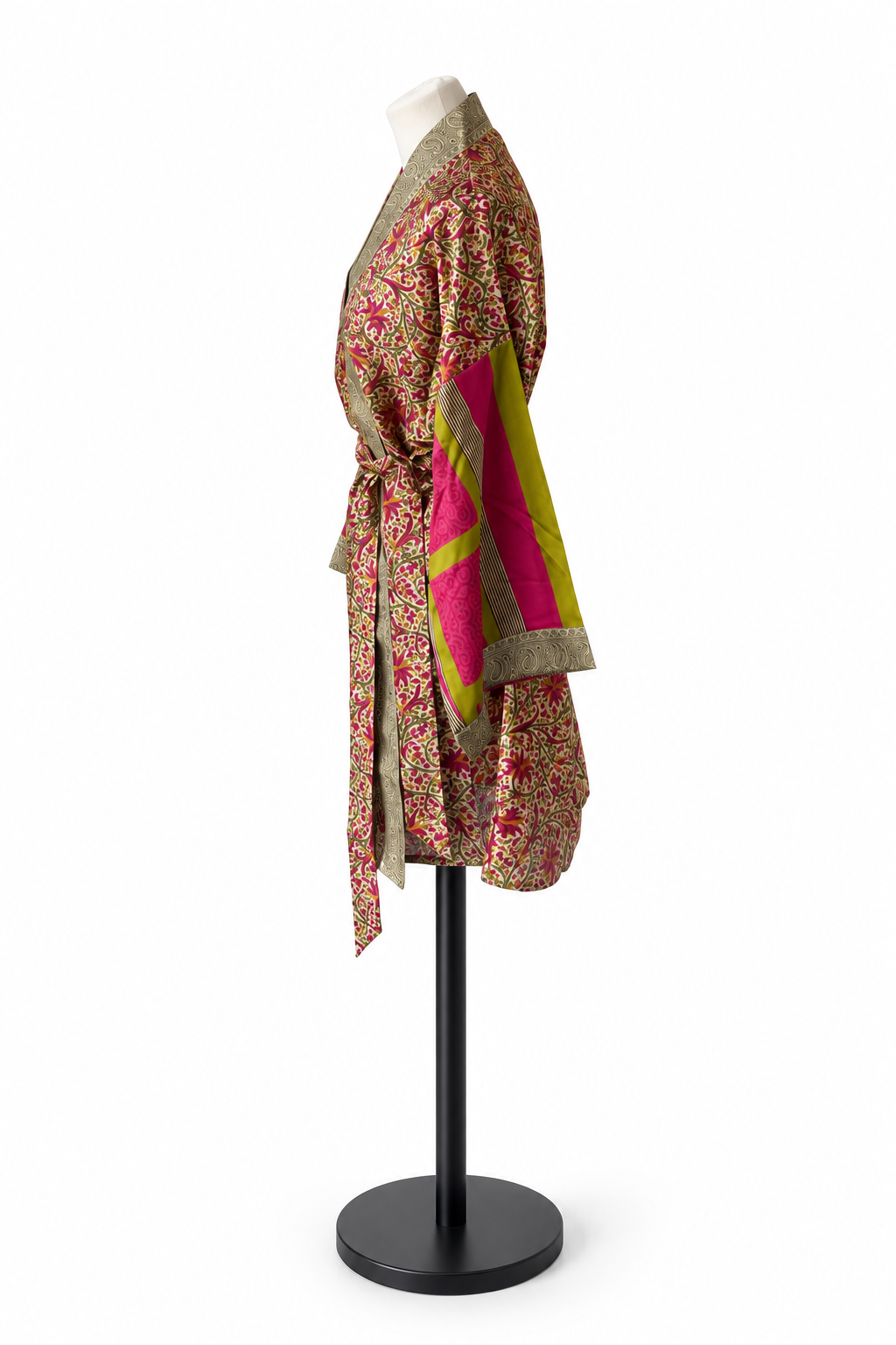 Kimono midi rose terracota en sari indien recyclé, vue de dos 
