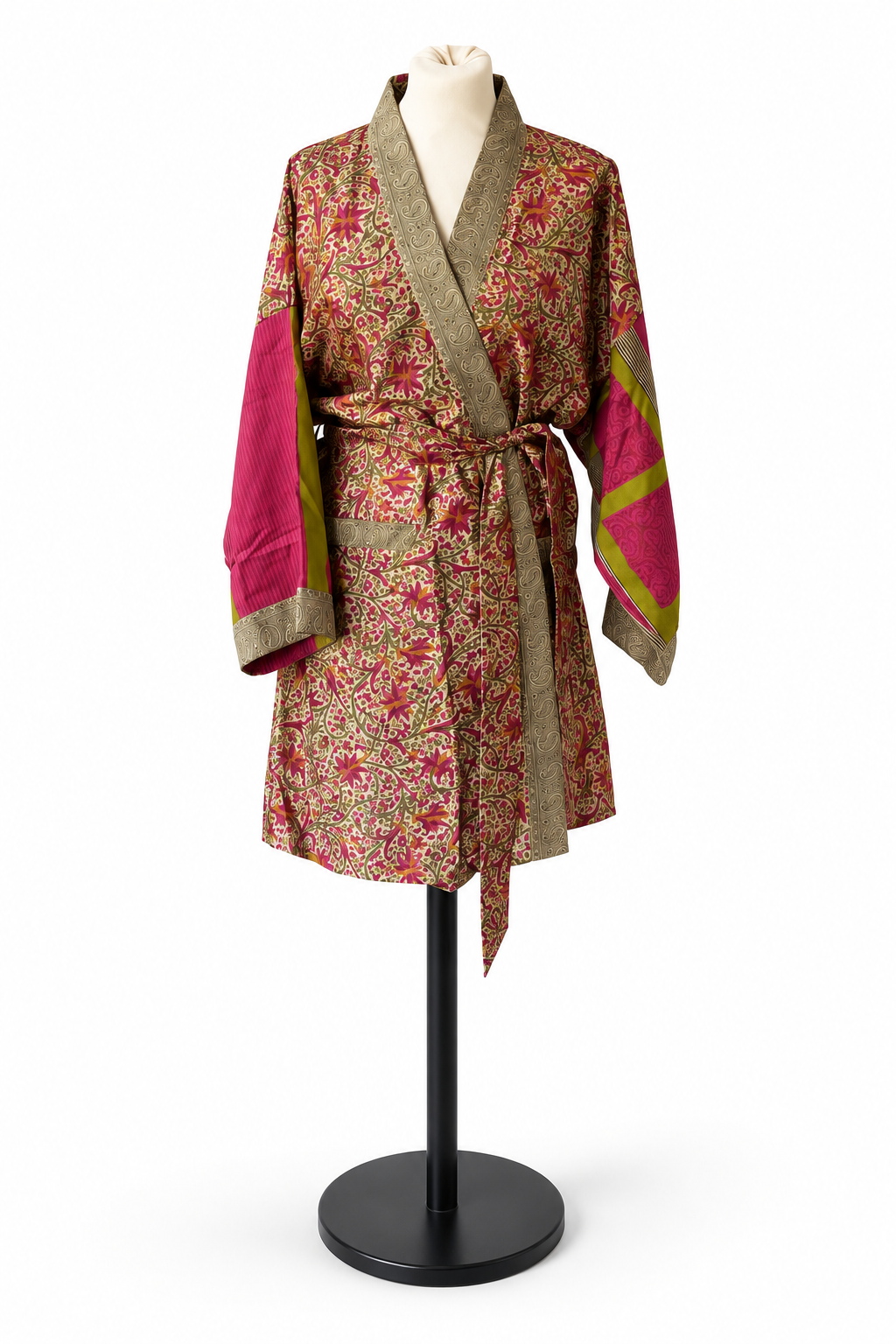 Kimono midi rose terracota en sari indien recyclé, vue de face 