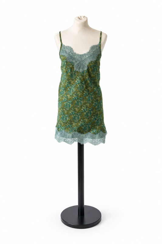 Nuisette en sari indien recyclé vert olive et doré – vue de face